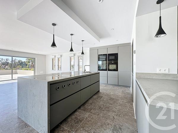 Appartement F4 à vendre  4 pièces - 200,19 m2 CAGNES SUR MER - 06