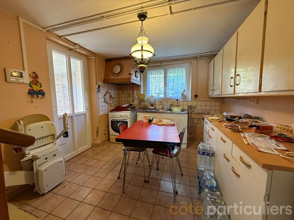 Vente
                Maison150,42 m² - 8 Pièces -
                    SAINT AMAND MONTROND (18200)