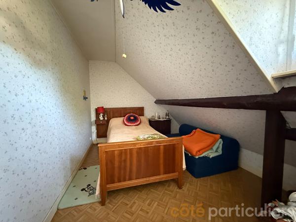 Vente
                Maison150,42 m² - 8 Pièces -
                    SAINT AMAND MONTROND (18200)
