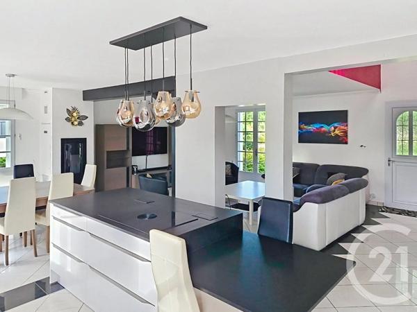 Maison à vendre  8 pièces - 200 m 2   LA BAULE ESCOUBLAC  - 44