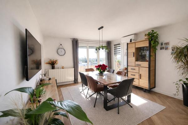 T4 70m² 5e Dernier Étage Ascenseur  Parking et cave Résidence Sécurisée Gardien