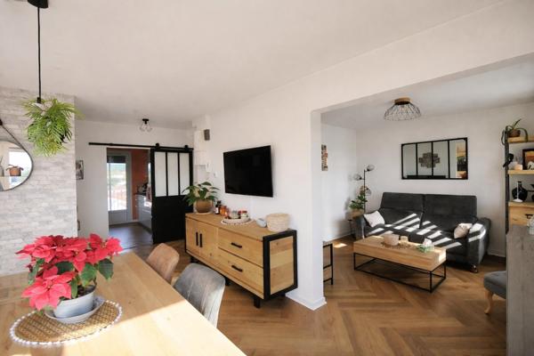 T4 70m² 5e Dernier Étage Ascenseur  Parking et cave Résidence Sécurisée Gardien