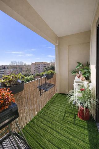 T4 70m² 5e Dernier Étage Ascenseur  Parking et cave Résidence Sécurisée Gardien