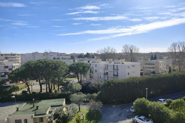 T4 70m² 5e Dernier Étage Ascenseur  Parking et cave Résidence Sécurisée Gardien