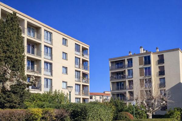 T4 70m² 5e Dernier Étage Ascenseur  Parking et cave Résidence Sécurisée Gardien