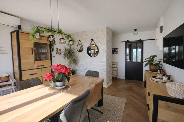 T4 70m² 5e Dernier Étage Ascenseur  Parking et cave Résidence Sécurisée Gardien