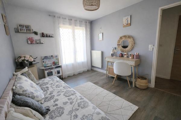 T4 70m² 5e Dernier Étage Ascenseur  Parking et cave Résidence Sécurisée Gardien