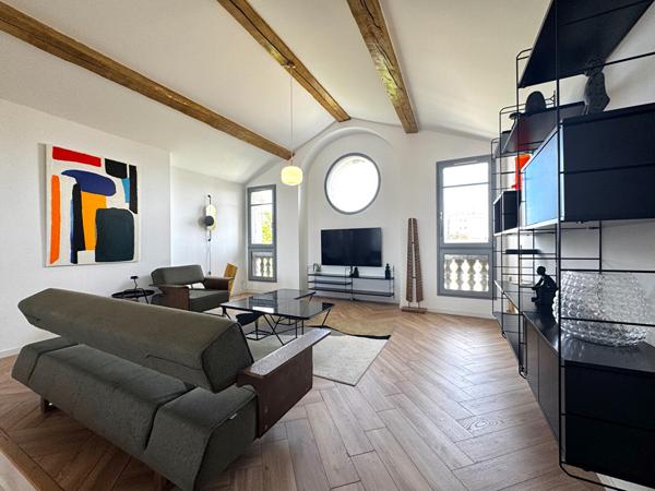 Appartement de prestige 144 m² , Immeuble historique , Centre-ville de Nîmes Nimes