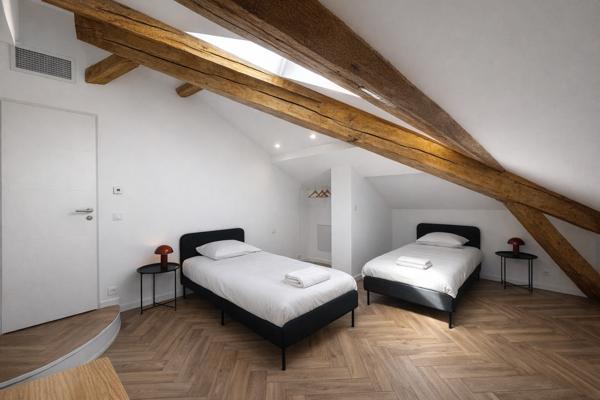 Appartement de prestige 144 m² , Immeuble historique , Centre-ville de Nîmes Nimes