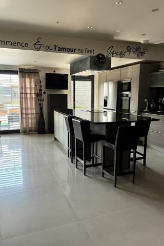 Belle maison individuelle de plain-pied – 145 m² – Parcelle de 866 m²