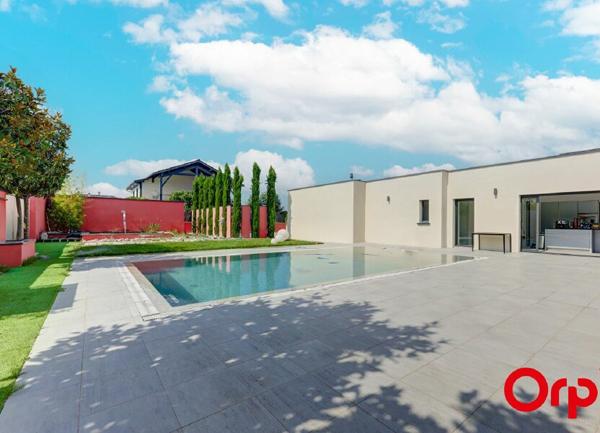 Maison à vendre    4 pièces • 171,68 m2 Genas