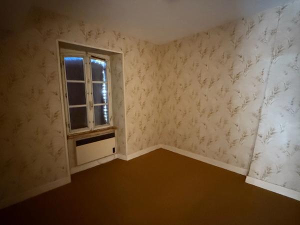 EN EXCLUSIVITE ! Corps de ferme avec maison d'habitation de 89m² sur terrain de 2hectares 2188m² 138 500 €