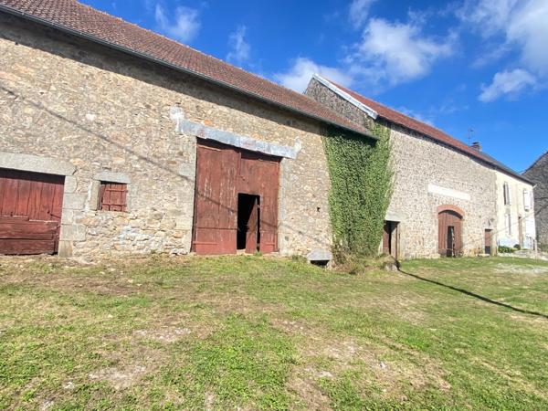EN EXCLUSIVITE ! Corps de ferme avec maison d'habitation de 89m² sur terrain de 2hectares 2188m² 138 500 €
