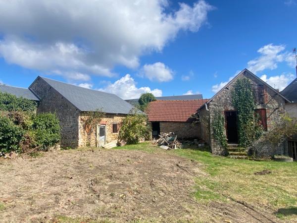 EN EXCLUSIVITE ! Corps de ferme avec maison d'habitation de 89m² sur terrain de 2hectares 2188m² 138 500 €
