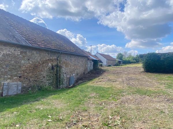 EN EXCLUSIVITE ! Corps de ferme avec maison d'habitation de 89m² sur terrain de 2hectares 2188m² 138 500 €