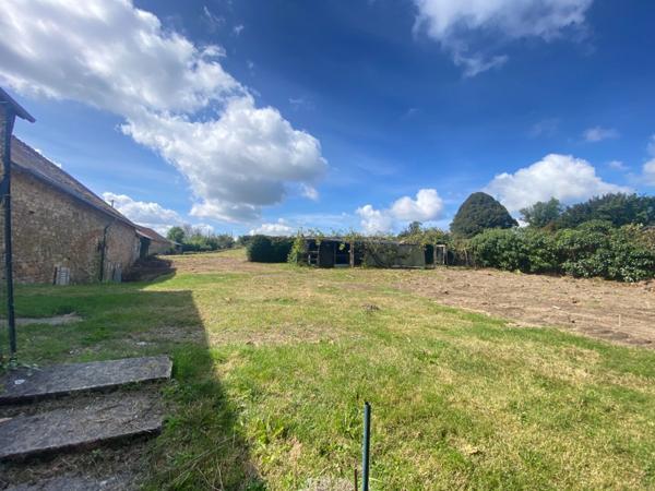 EN EXCLUSIVITE ! Corps de ferme avec maison d'habitation de 89m² sur terrain de 2hectares 2188m² 138 500 €