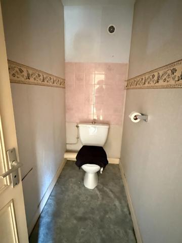 EN EXCLUSIVITE ! Corps de ferme avec maison d'habitation de 89m² sur terrain de 2hectares 2188m² 138 500 €