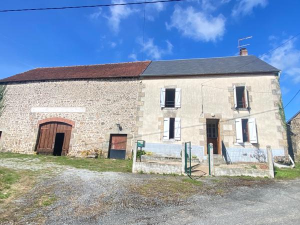 EN EXCLUSIVITE ! Corps de ferme avec maison d'habitation de 89m² sur terrain de 2hectares 2188m² 138 500 €