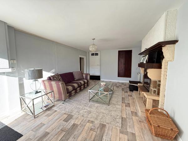 EN EXCLUSIVITE ! Corps de ferme avec maison d'habitation de 89m² sur terrain de 2hectares 2188m² 138 500 €