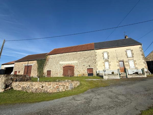 EN EXCLUSIVITE ! Corps de ferme avec maison d'habitation de 89m² sur terrain de 2hectares 2188m² 138 500 €