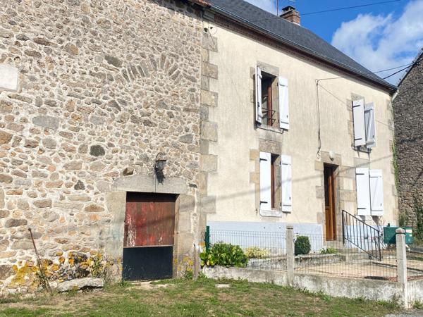 EN EXCLUSIVITE ! Corps de ferme avec maison d'habitation de 89m² sur terrain de 2hectares 2188m² 138 500 €