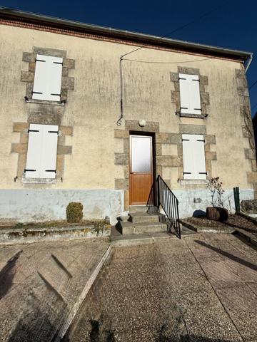 EN EXCLUSIVITE ! Corps de ferme avec maison d'habitation de 89m² sur terrain de 2hectares 2188m² 138 500 €