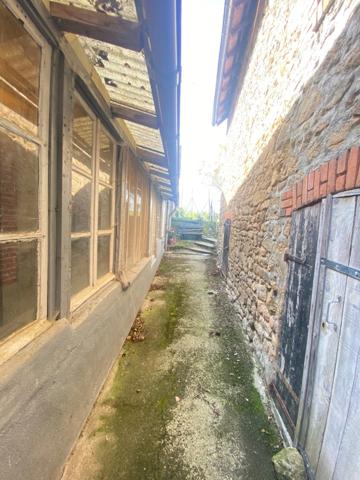 EN EXCLUSIVITE ! Corps de ferme avec maison d'habitation de 89m² sur terrain de 2hectares 2188m² 138 500 €