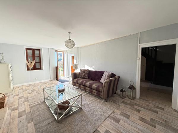 EN EXCLUSIVITE ! Corps de ferme avec maison d'habitation de 89m² sur terrain de 2hectares 2188m² 138 500 €