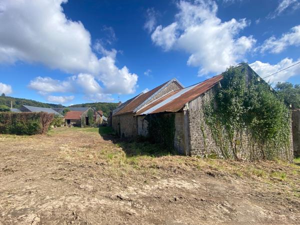 EN EXCLUSIVITE ! Corps de ferme avec maison d'habitation de 89m² sur terrain de 2hectares 2188m² 138 500 €