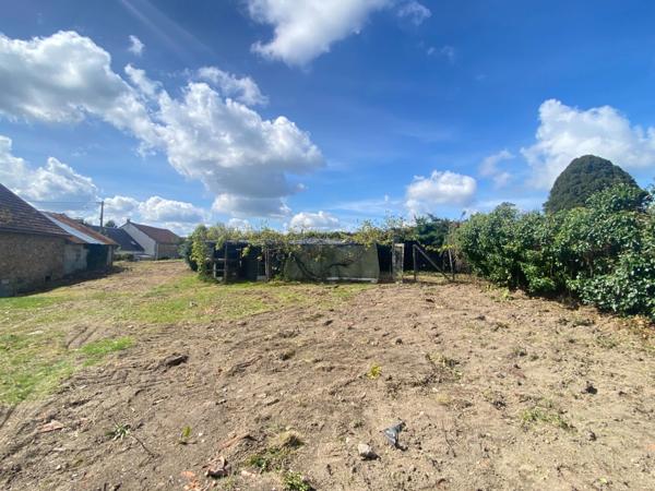 EN EXCLUSIVITE ! Corps de ferme avec maison d'habitation de 89m² sur terrain de 2hectares 2188m² 138 500 €