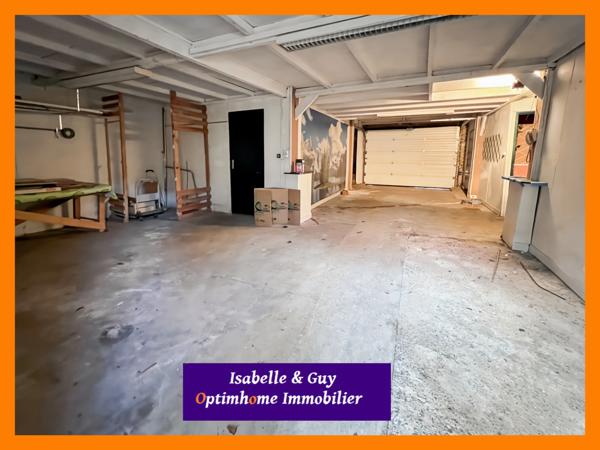Centre ville de l'Aigle, garage permet de stationner un camping-car.