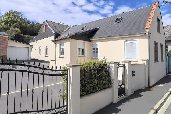 Maison 10 pièce(s) 173.55 m2