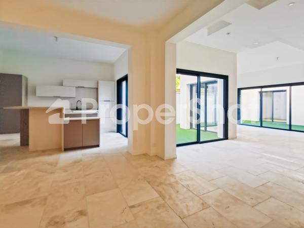 Toulouse Grand Rond – Appartement 177 m² familial entièrement rénové avec terrasses et garage clos intégré.