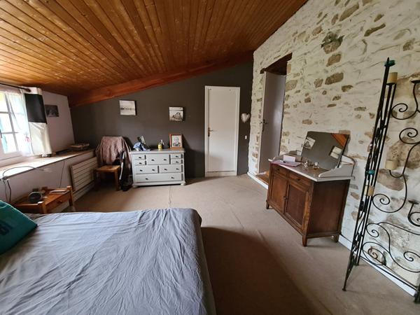 Maison de ville à Couhé avec jardin