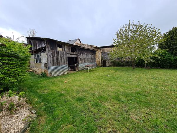 Maison de ville à Couhé avec jardin