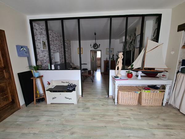 Maison de ville à Couhé avec jardin