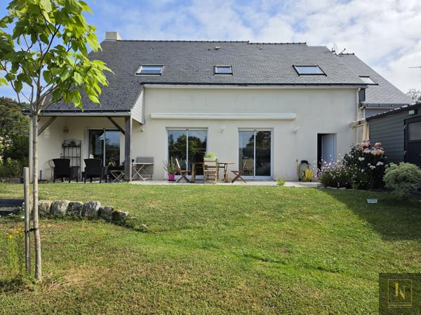 Maison
                                                                                                                                                                                                                                                                                                                        8 pièce(s)                                                                                                                                                                                                          6 chambre(s)                                                                                                                                                                                                          172  m²