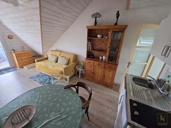 Maison
                                                                                                                                                                                                                                                                                                                        8 pièce(s)                                                                                                                                                                                                          6 chambre(s)                                                                                                                                                                                                          172  m²