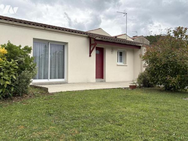 PAVILLON DE PLAIN PIED AVEC GARAGE ET TERRAIN