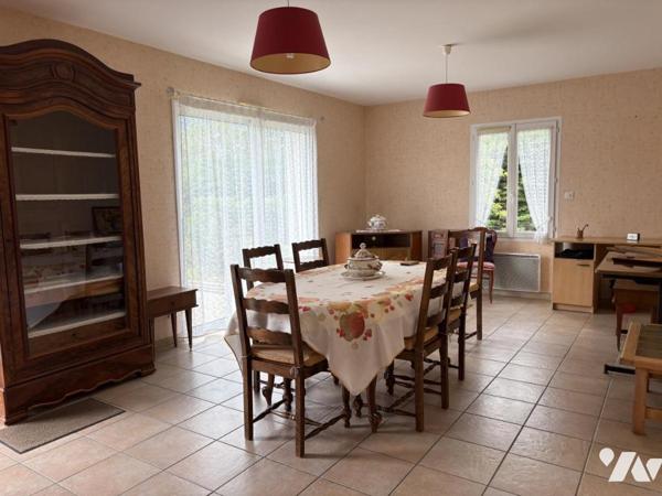 PAVILLON DE PLAIN PIED AVEC GARAGE ET TERRAIN