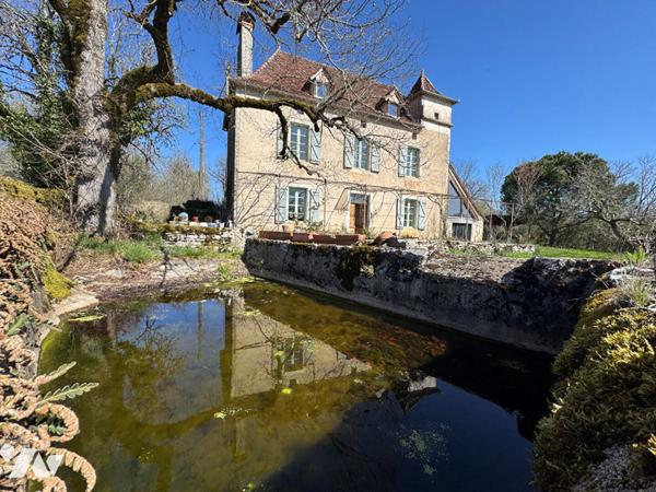 Ensemble de caractères sur le causse entouré de 7hectares