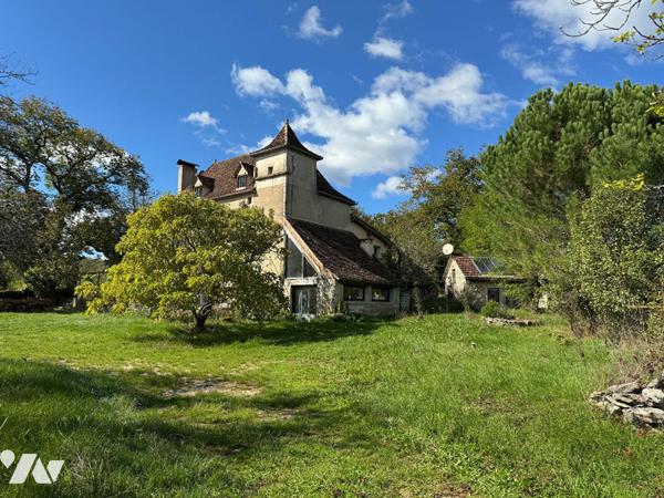 Ensemble de caractères sur le causse entouré de 7hectares