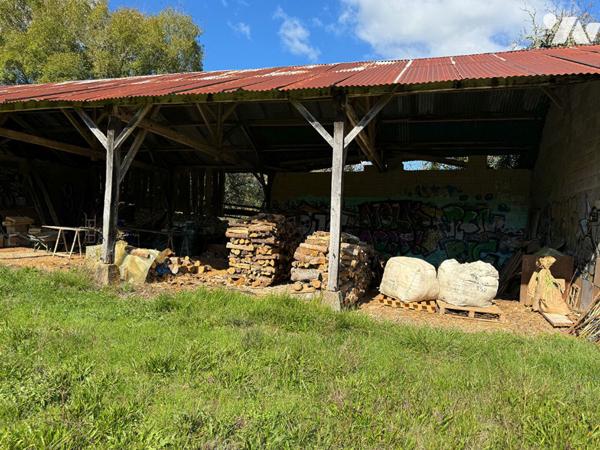 Ensemble de caractères sur le causse entouré de 7hectares