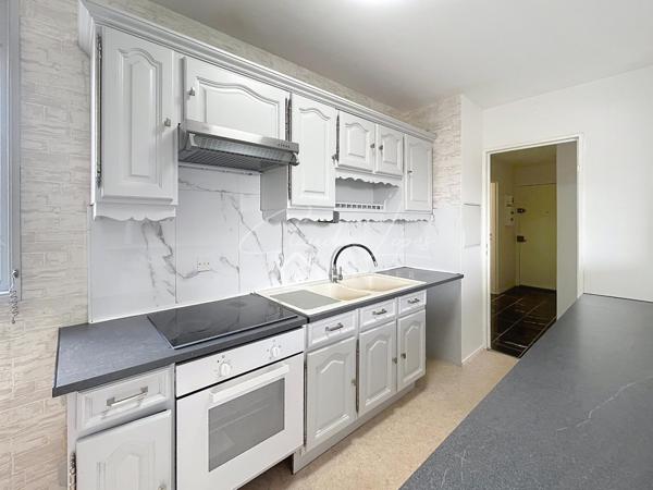 GARND APPARTEMENT 3 PIECES AVEC CAVE ET PARKING