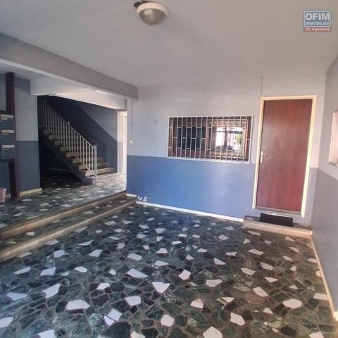A VENDRE// Bel appartement de type F2 sur le PORT