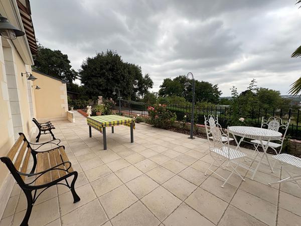 Maison ancienne rénovée, grand jardin à Saumur