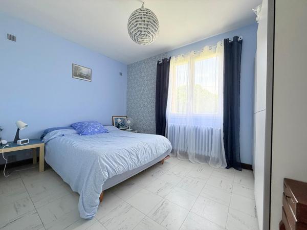 Maison familiale avec sous sol complet sur terrain clos de 800m2