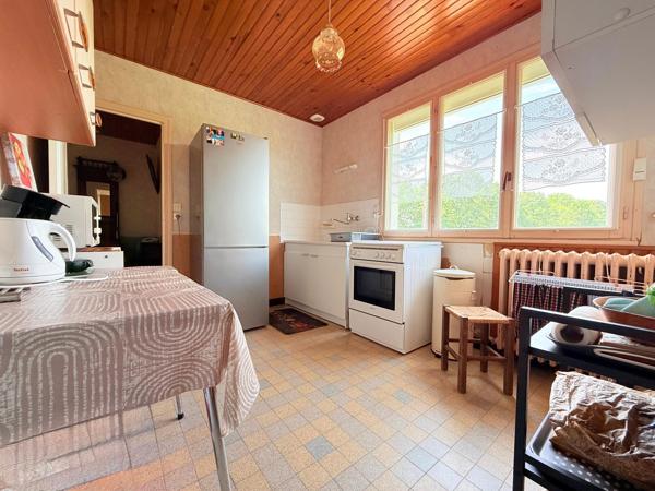 Maison familiale avec sous sol complet sur terrain clos de 800m2