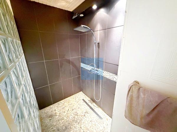 Maison de ville triplex T5 de 140m2 avec Parkings extérieur