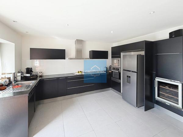 Maison de ville triplex T5 de 140m2 avec Parkings extérieur